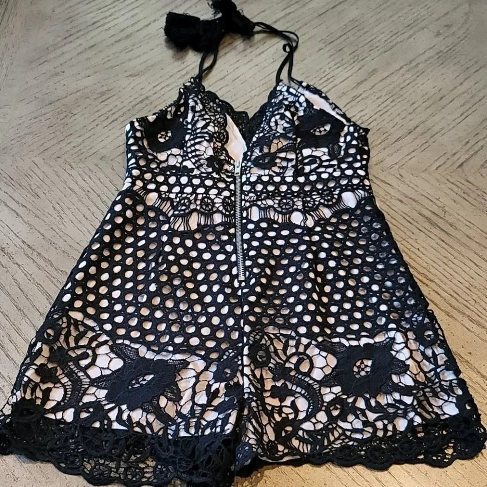 Black halter lace short jumpsuit size S Tea&Cup